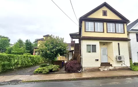 1055-1057 Lincoln St, Dickson City, PA 18519