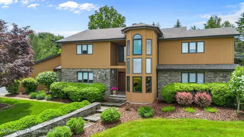 118 Estate Dr, Waverly, PA 18471