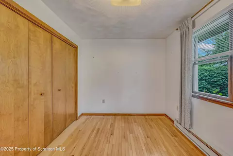 512 Thomas Dr, Dunmore, PA 18512 photo 40