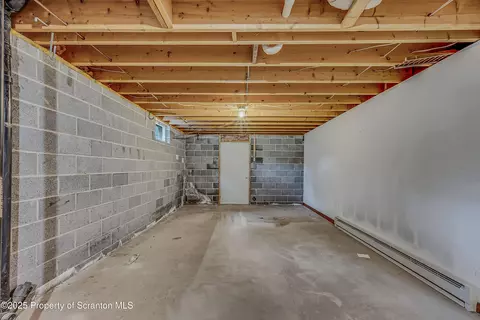 512 Thomas Dr, Dunmore, PA 18512 photo 45