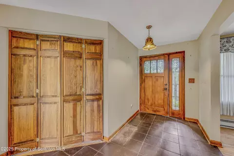 512 Thomas Dr, Dunmore, PA 18512 photo 25