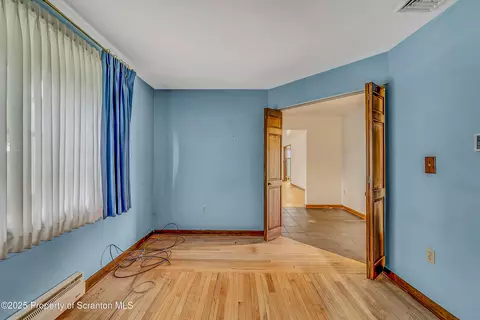 512 Thomas Dr, Dunmore, PA 18512 photo 28