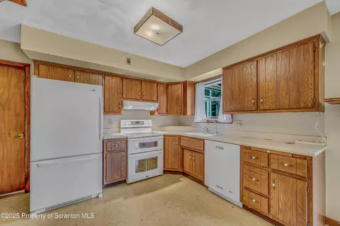 512 Thomas Dr, Dunmore, PA 18512 photo 18