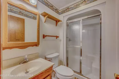 512 Thomas Dr, Dunmore, PA 18512 photo 37