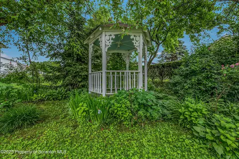 512 Thomas Dr, Dunmore, PA 18512 photo 47