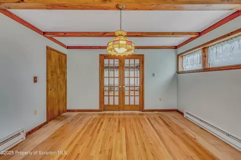 512 Thomas Dr, Dunmore, PA 18512 photo 35