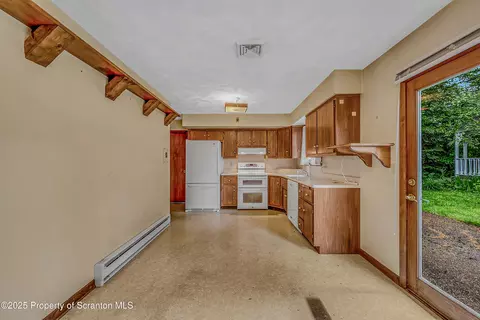 512 Thomas Dr, Dunmore, PA 18512 photo 19