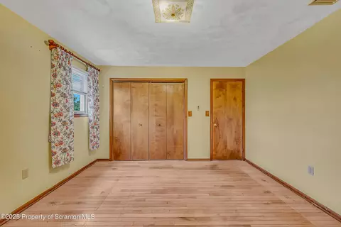 512 Thomas Dr, Dunmore, PA 18512 photo 22