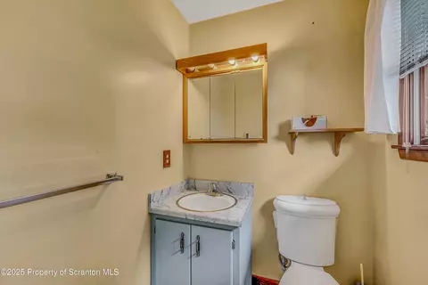 512 Thomas Dr, Dunmore, PA 18512 photo 16