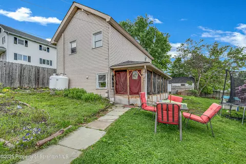 140 Center St, Forest City, PA 18421