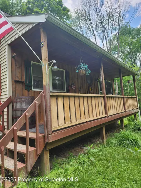270 Sand Hill Road Rd, Thompson, PA 18465