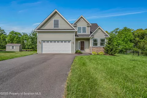 98 Electric St, Clarks Summit, PA 18411