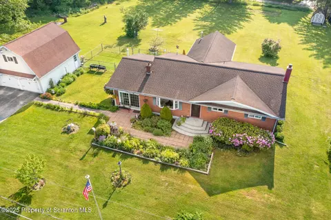 126 Raylean Road Rd, Montrose, PA 18801