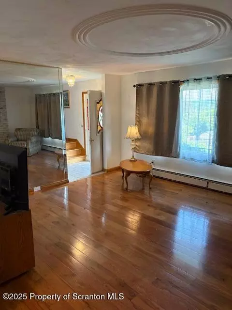 1050 Robert Rd, Old Forge, PA 18518 photo 8