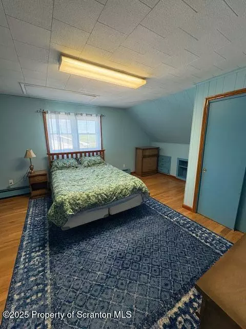 1050 Robert Rd, Old Forge, PA 18518 photo 20