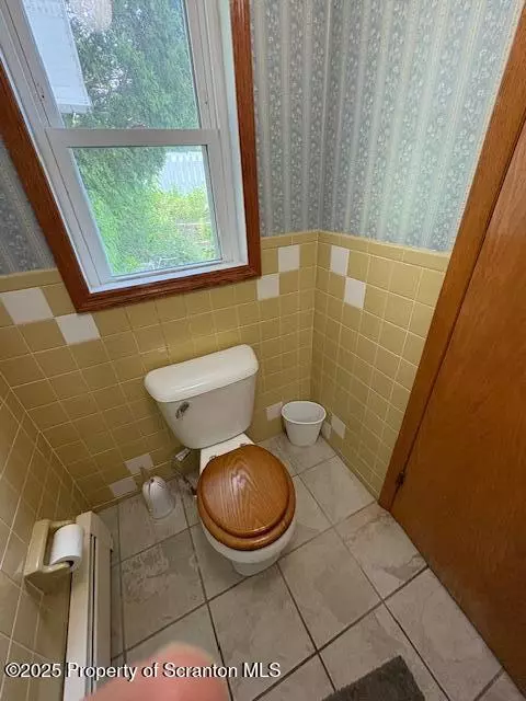 1050 Robert Rd, Old Forge, PA 18518 photo 13