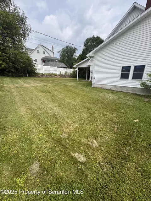 1050 Robert Rd, Old Forge, PA 18518 photo 32