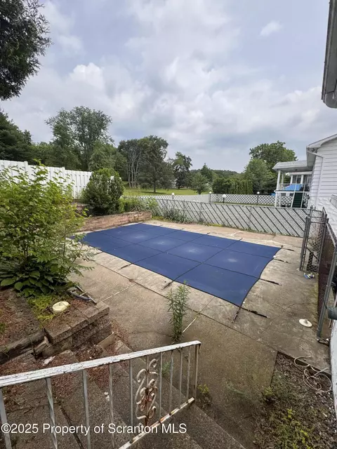 1050 Robert Rd, Old Forge, PA 18518 photo 33