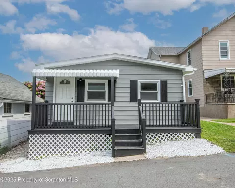98 Rose Ln, Old Forge, PA 18518