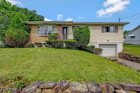 226 Linda Ln, Scranton, PA 18504