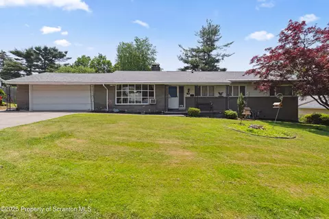 15 Hall Ave, Clarks Green, PA 18411
