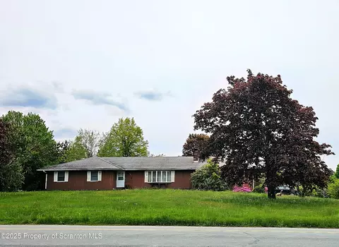 5 Patti Ann Dr, Scott Twp, PA 18433