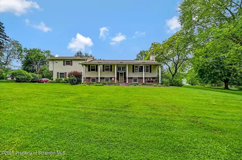 592 Gravel Pond Rd, Clarks Summit, PA 18411
