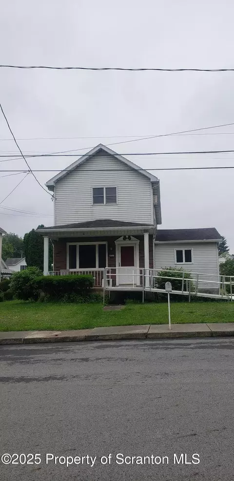911 Prince St, Taylor, PA 18517