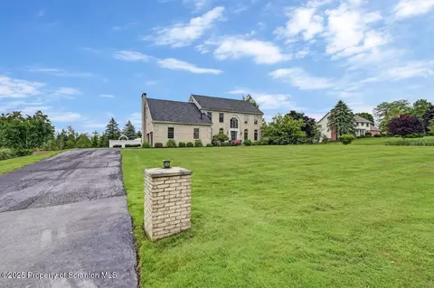 1007 Lewis Ln, Clarks Summit, PA 18411