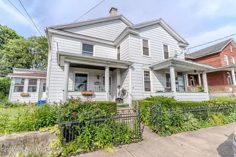 64-66 Pine St, Pittston, PA 18640