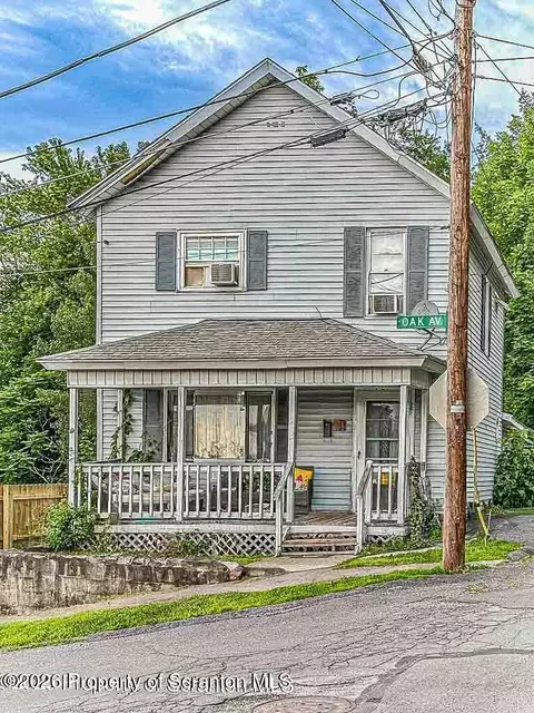 42 Oak Ave, Carbondale, PA 18407