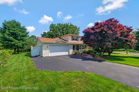 1024 Sleepy Hollow Rd, Clarks Summit, PA 18411