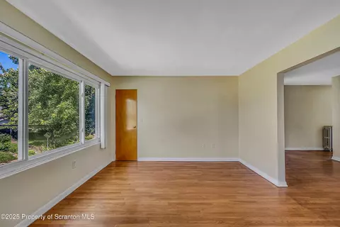 932 12 E Drinker St, Dunmore, PA 18512 photo 10