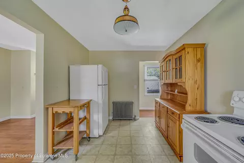 932 12 E Drinker St, Dunmore, PA 18512 photo 14