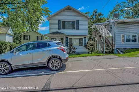 932 12 E Drinker St, Dunmore, PA 18512 photo 4