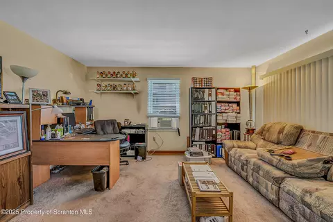 932 12 E Drinker St, Dunmore, PA 18512 photo 22