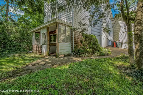 932 12 E Drinker St, Dunmore, PA 18512 photo 7