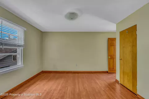 932 12 E Drinker St, Dunmore, PA 18512 photo 20