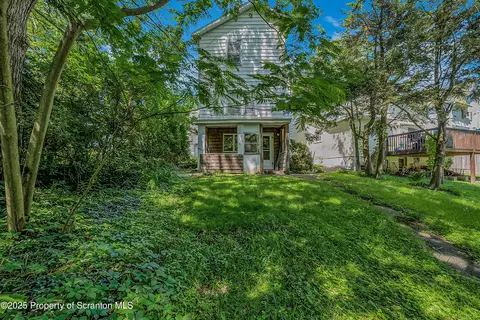 932 12 E Drinker St, Dunmore, PA 18512 photo 5