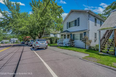 932 12 E Drinker St, Dunmore, PA 18512 photo 3