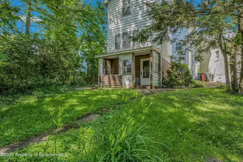 932 12 E Drinker St, Dunmore, PA 18512 photo 6