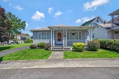 125 Barton St, Dunmore, PA 18512