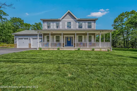 1612 Whitetail Run, Moscow, PA 18444