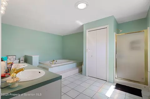 172 Casper St, Old Forge, PA 18518 photo 16