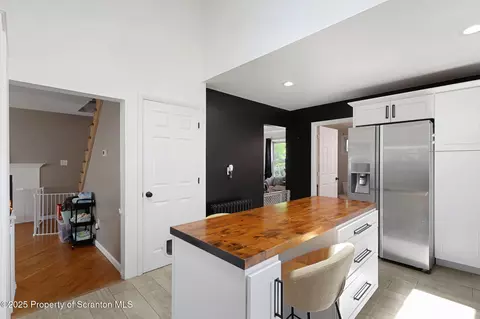 172 Casper St, Old Forge, PA 18518 photo 5