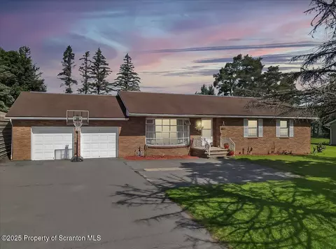 917 Bernard Ave, Clarks Summit, PA 18411