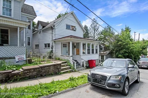 22 Copeland Ave, Carbondale, PA 18407