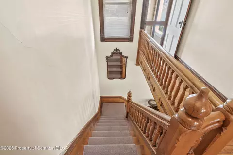 Entry Way - 239 Jackson St, Thompson, PA 18465 photo 5 of 10