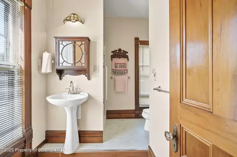 Bath - 239 Jackson St, Thompson, PA 18465 photo 6 of 7