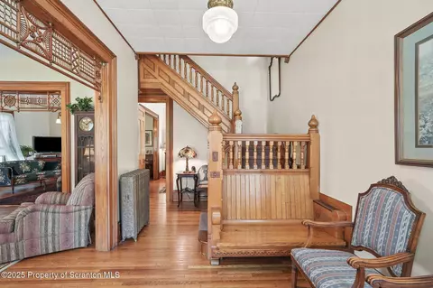 Entry Way - 239 Jackson St, Thompson, PA 18465 photo 3 of 10
